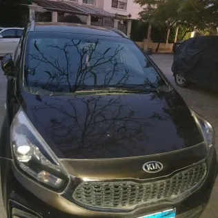 Kia Carens 2017 White Used for Sale