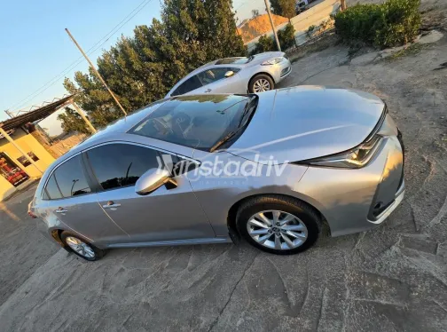 تويوتا كورولا 2024 أبيض مستعملة للبيع - 4