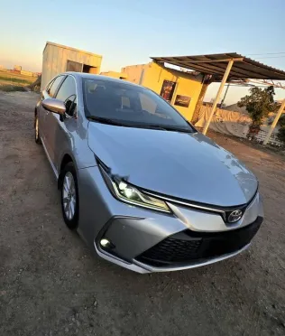 تويوتا كورولا 2024 أبيض مستعملة للبيع