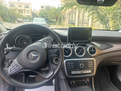 مرسيدس CLA 180 2019 أبيض مستعملة للبيع - 1