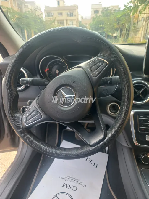 مرسيدس CLA 180 2019 أبيض مستعملة للبيع - 8