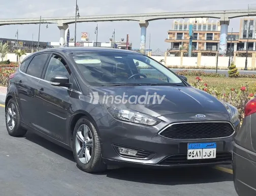Ford Focus 2018 Gray Used for Sale - 2