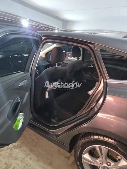 Ford Focus 2018 Gray Used for Sale - 4