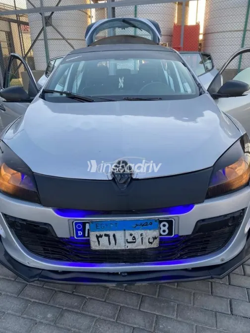 Renault Megane 2011 Silver Used for Sale - 2