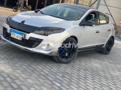 Renault Megane 2011 Silver Used for Sale - 3