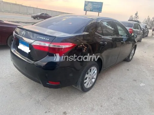 تويوتا كورولا 2015 أسود مستعملة للبيع - 1