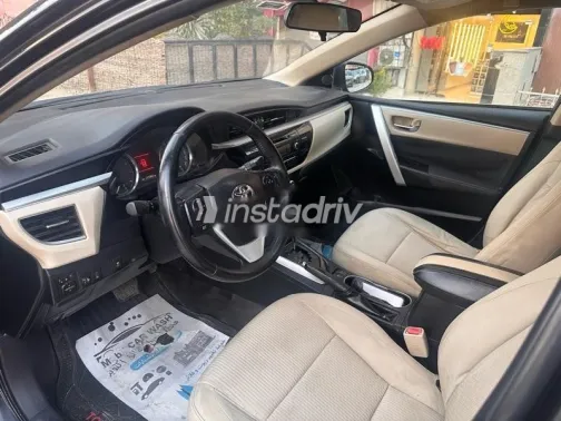 تويوتا كورولا 2015 أسود مستعملة للبيع - 3