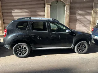 رينو داستر 2018 أسود مستعملة للبيع