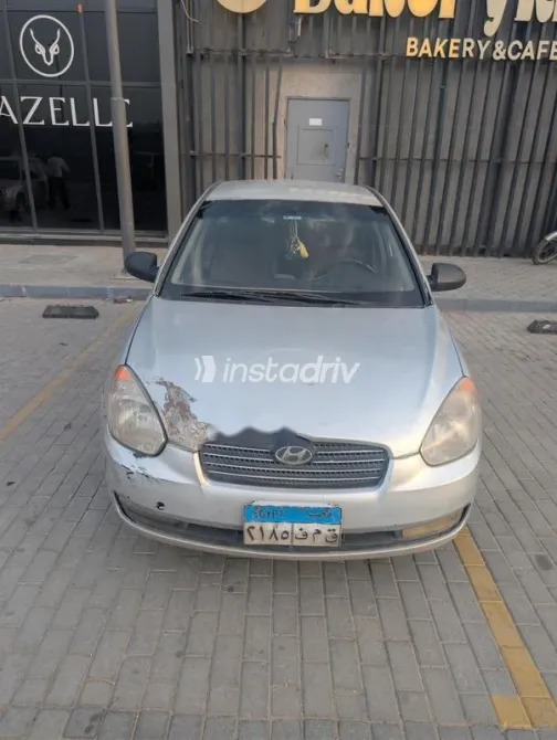 هيونداي اكسنت 2007 فضي مستعملة للبيع - 1