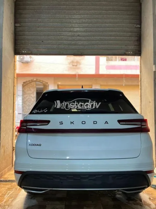 سكودا كودياك 2025 أبيض مستعملة للبيع - 3