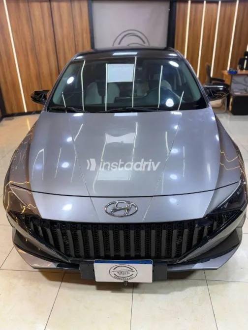 هيونداي إلنترا 2022 رمادي مستعملة للبيع - 1