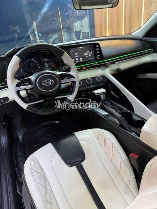 هيونداي إلنترا 2022 رمادي مستعملة للبيع - 9