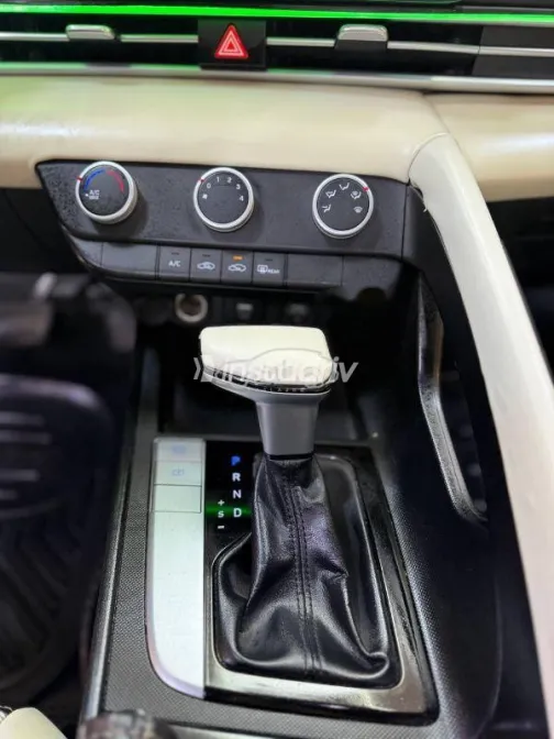 هيونداي إلنترا 2022 رمادي مستعملة للبيع - 10