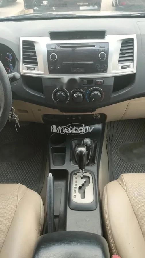 تويوتا فورتشنر 2016 ذهبي مستعملة للبيع - 10