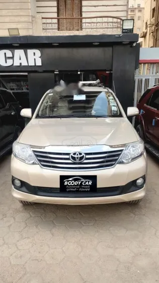 تويوتا فورتشنر 2016 ذهبي مستعملة للبيع