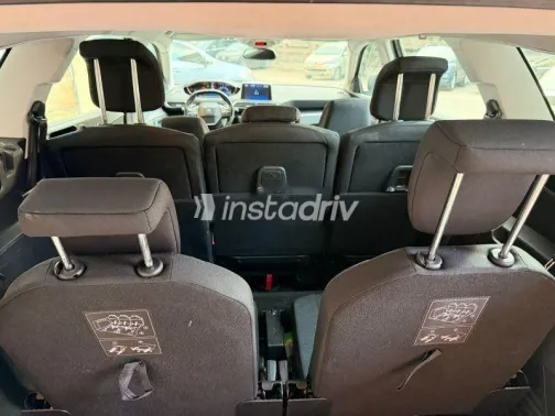 بيجو 5008 2019 بني مستعملة للبيع - 5