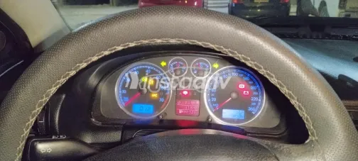 فولكس فاغن باسات 2001 ذهبي مستعملة للبيع - 2