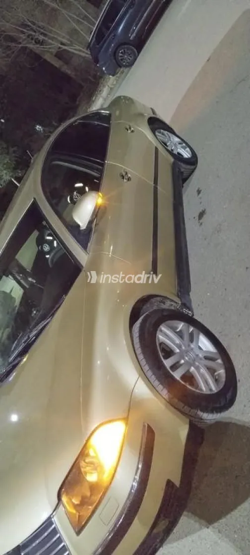 فولكس فاغن باسات 2001 ذهبي مستعملة للبيع - 8