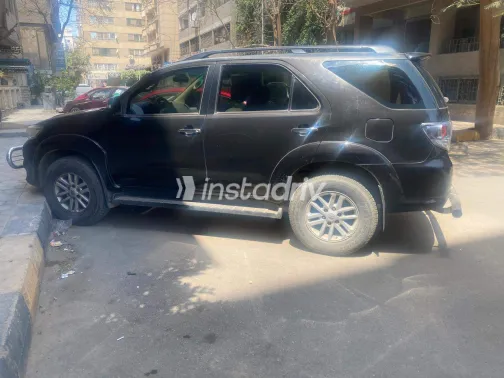 تويوتا فورتشنر 2013 أبيض مستعملة للبيع - 2