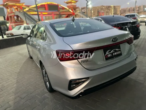 كيا جراند سيراتو 2021 أبيض مستعملة للبيع - 4