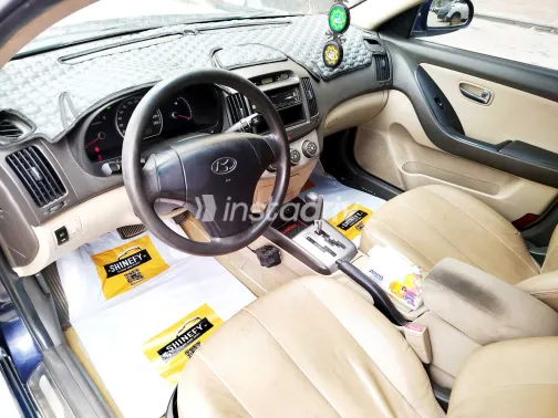 هيونداي إلنترا اتش دى 2010 أبيض مستعملة للبيع - 6