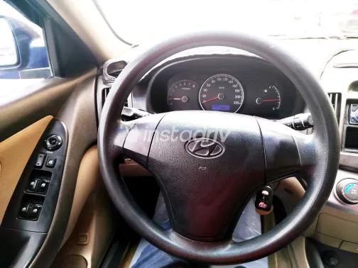 هيونداي إلنترا اتش دى 2010 أبيض مستعملة للبيع - 7