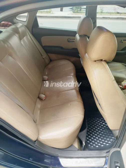 هيونداي إلنترا اتش دى 2010 أبيض مستعملة للبيع - 8