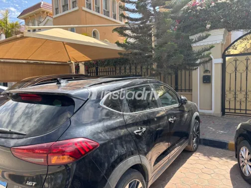 Hyundai Tucson 2019 White Used for Sale - 3