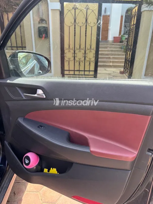 Hyundai Tucson 2019 White Used for Sale - 4