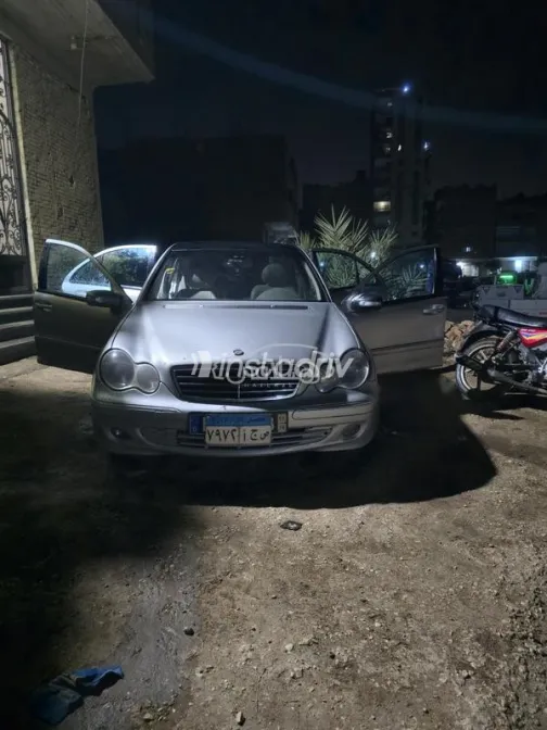 Mercedes E 240 2004 Silver Used for Sale - 4