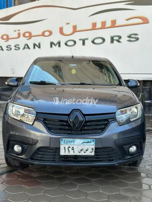 رينو لوجان 2017 فضي مستعملة للبيع - 1