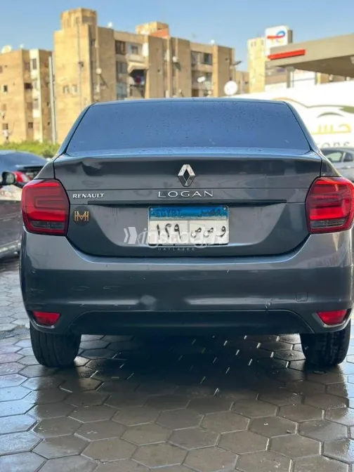 رينو لوجان 2017 فضي مستعملة للبيع - 4