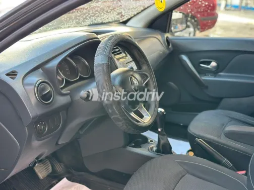 رينو لوجان 2017 فضي مستعملة للبيع - 6