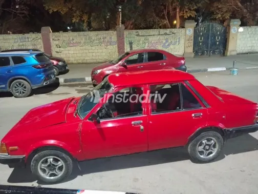 مازدا 323 1982 أحمر مستعملة للبيع - 1
