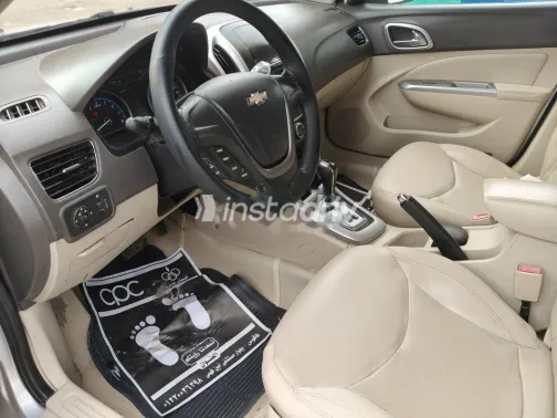 Chevrolet Optra 2018 White Used for Sale - 10