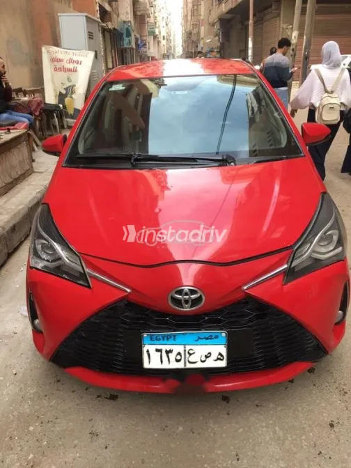 تويوتا ياريس 2019 أبيض مستعملة للبيع - 3