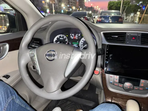 نيسان سنترا 2021 أبيض مستعملة للبيع - 2