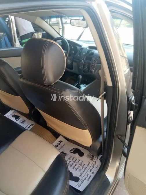 Kia Cerato 2010 White Used for Sale - 4