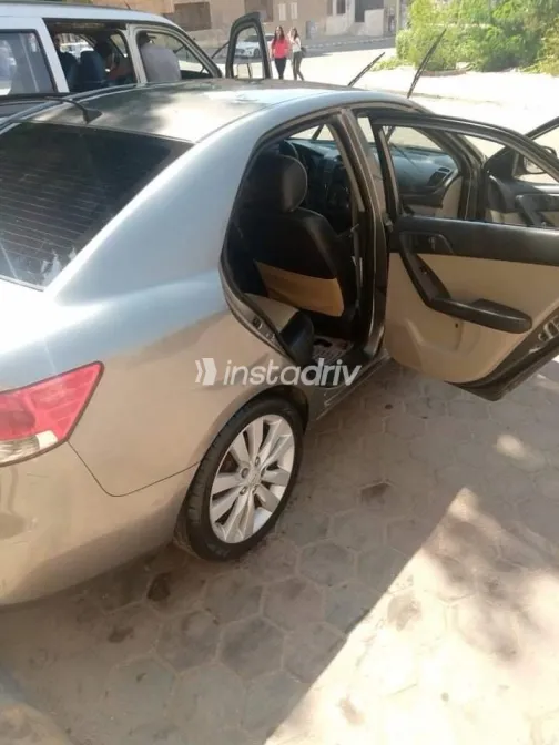 Kia Cerato 2010 White Used for Sale - 6