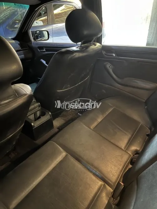 بي ام دبليو 318 2002 أسود مستعملة للبيع - 4