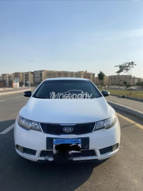 Kia Cerato 2010 White Used for Sale - 1