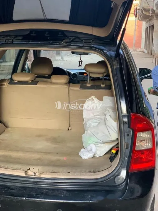 كيا كارينز 2012 أسود مستعملة للبيع - 7