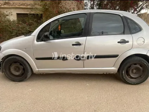 سيتروين C3 2003 فضي مستعملة للبيع - 3