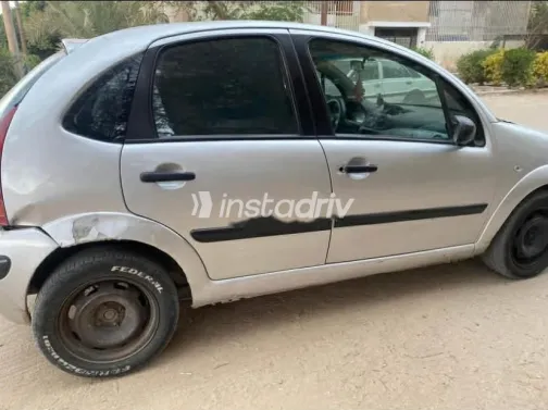 سيتروين C3 2003 فضي مستعملة للبيع - 4