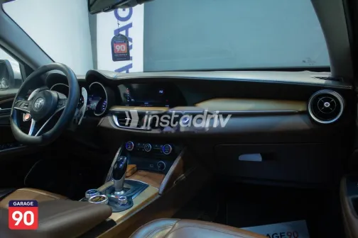 Alfa Romeo Stelvio 2020 Silver Used for Sale - 10