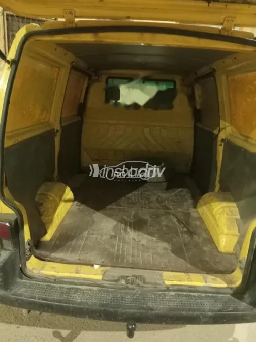 فولكس فاغن ترانسبورتر 1998 أصفر مستعملة للبيع - 2