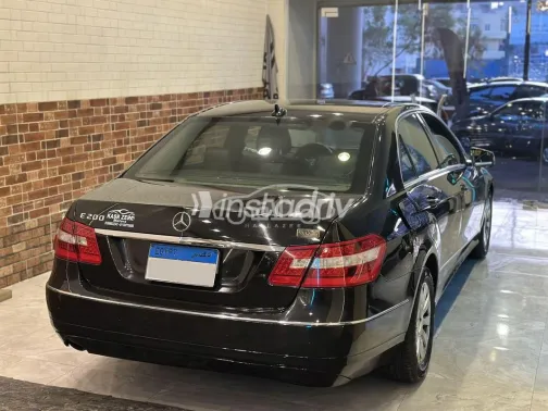 Mercedes E 200 2013 Black Used for Sale - 3