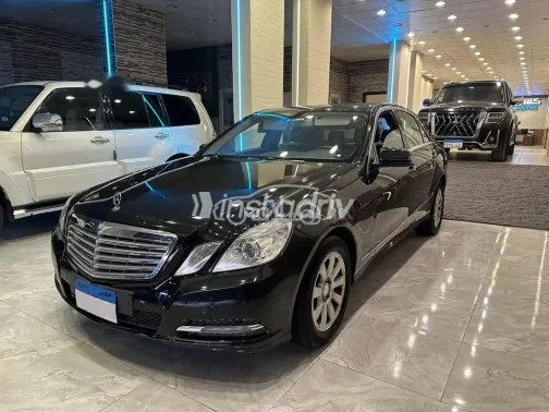 Mercedes E 200 2013 Black Used for Sale - 8