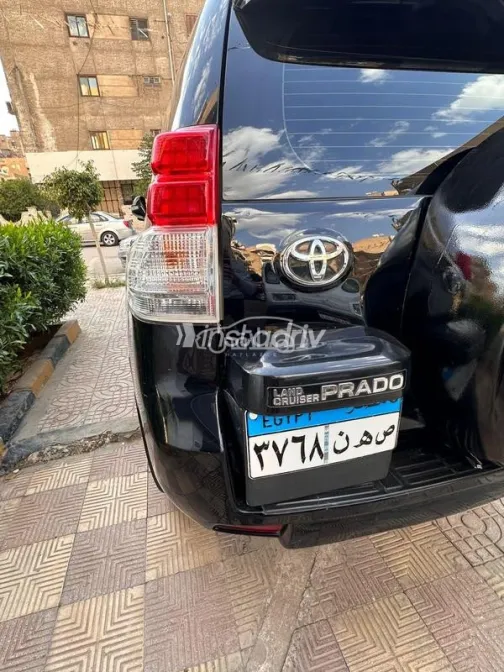 تويوتا برادو 2012 أسود مستعملة للبيع - 3