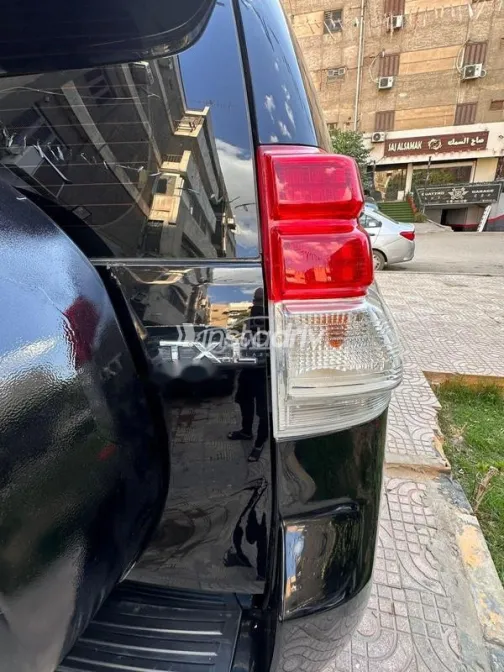 تويوتا برادو 2012 أسود مستعملة للبيع - 4